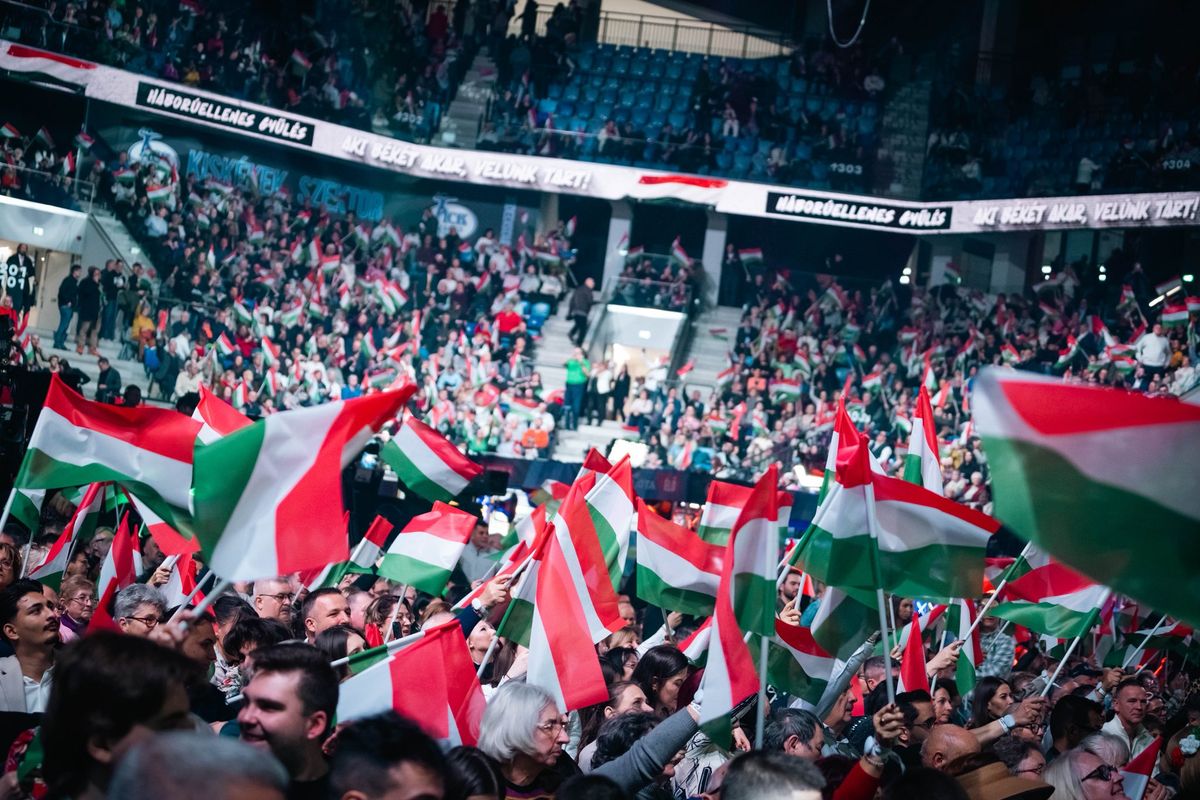 Beszédes képek készültek a szegedi DPK nagygyűlésről