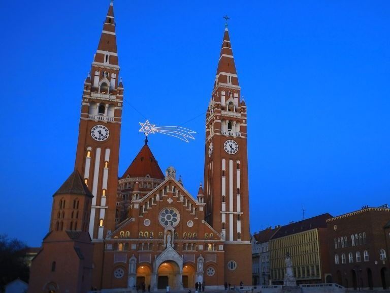 Karácsonyi szentmisék, istentiszteletek időpontjai