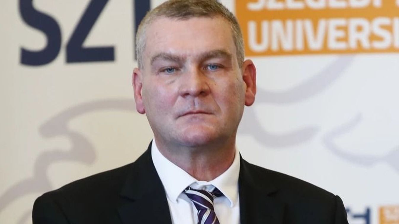 Ez volt a hír 2010-ben: Így bukott le a fényűző úttal a szegedi városvezető