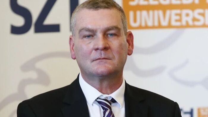 Ez volt a hír 2010-ben: Így bukott le a fényűző úttal a szegedi városvezető