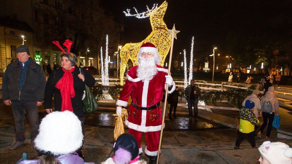 A Mikulás idén is kedveskedik a szegedi gyerekeknek. (Fotó: Facebook/Szegedi Karácsonyi Hetek)