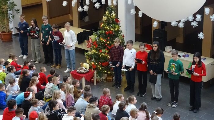 Fellobbant a remény lángja a vármegyében: díjazottakat is köszöntöttek