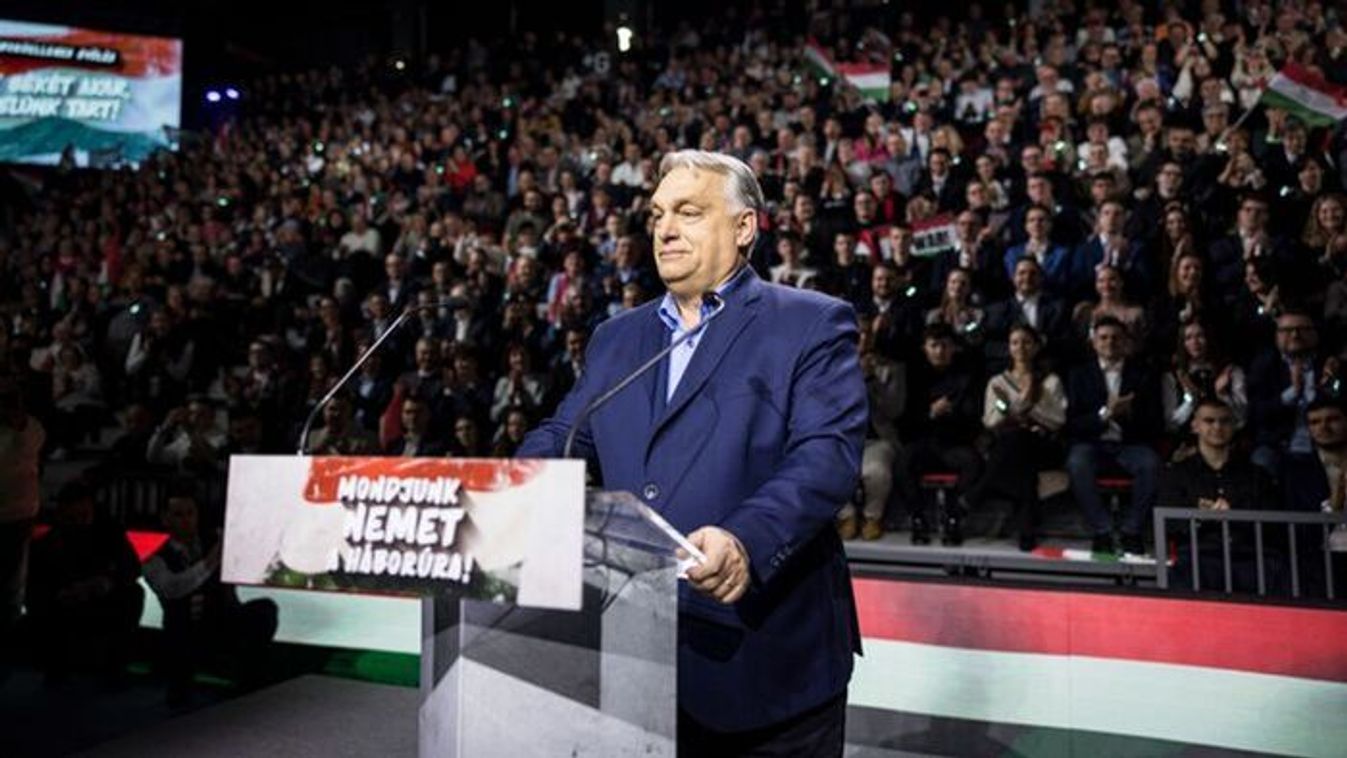 Kulisszák mögötti képeket osztott meg Orbán Viktor Kaposvárról +videók
