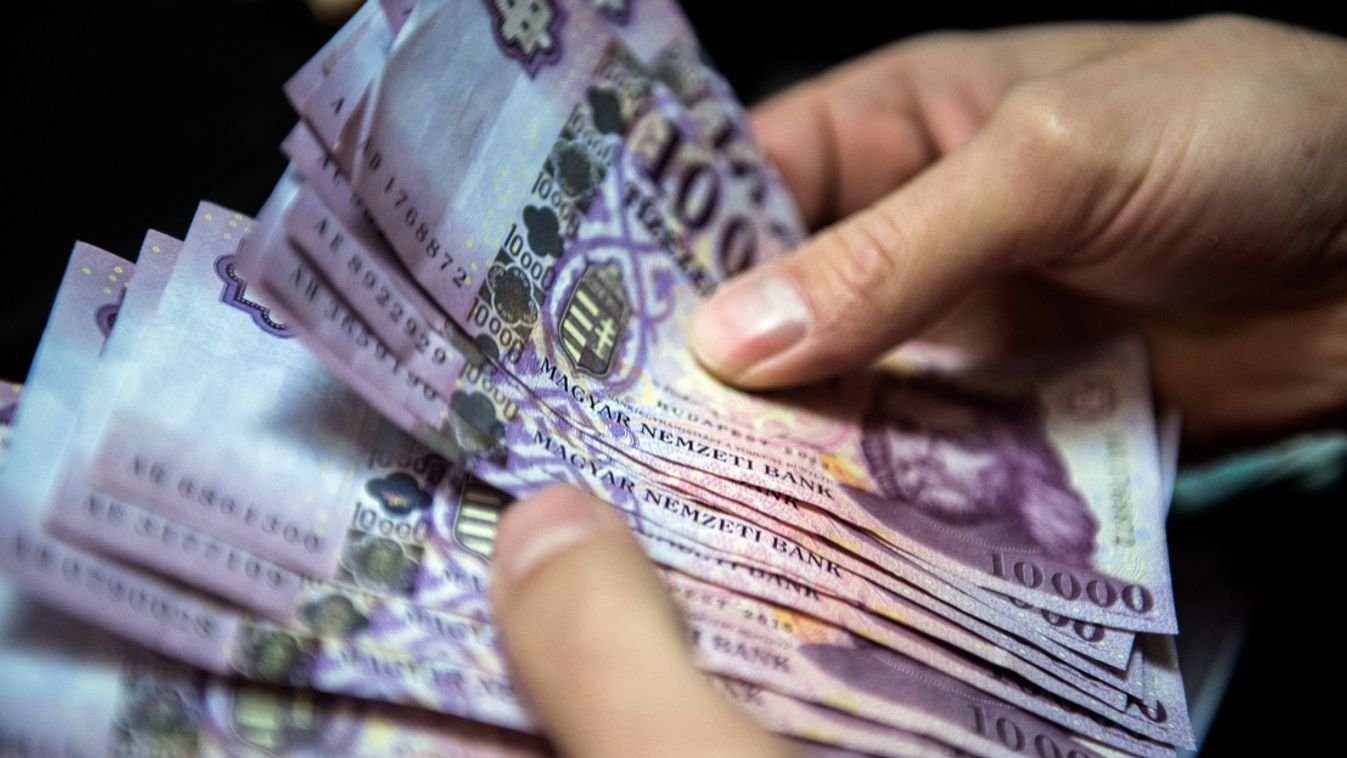 Sokakat érintő béremelések léptek életbe az év elején