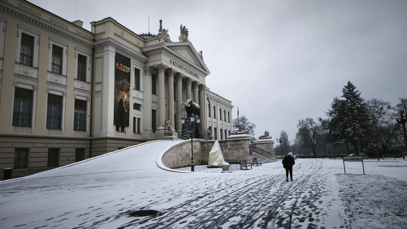 Szegedi havazás: Ezt látni most a belvárosban és az utakon +fotók