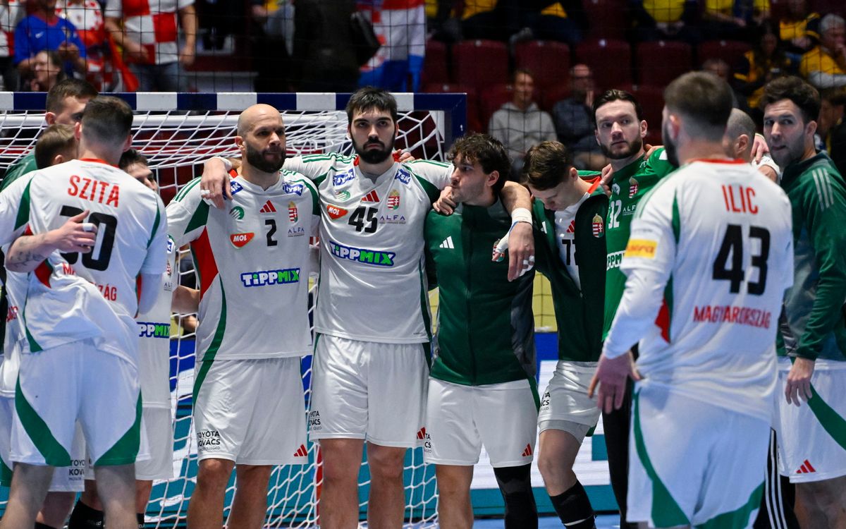 Csalódott magyar arcok a lefújást követően. (Fotó: Hegedüs Róbert / MTI)