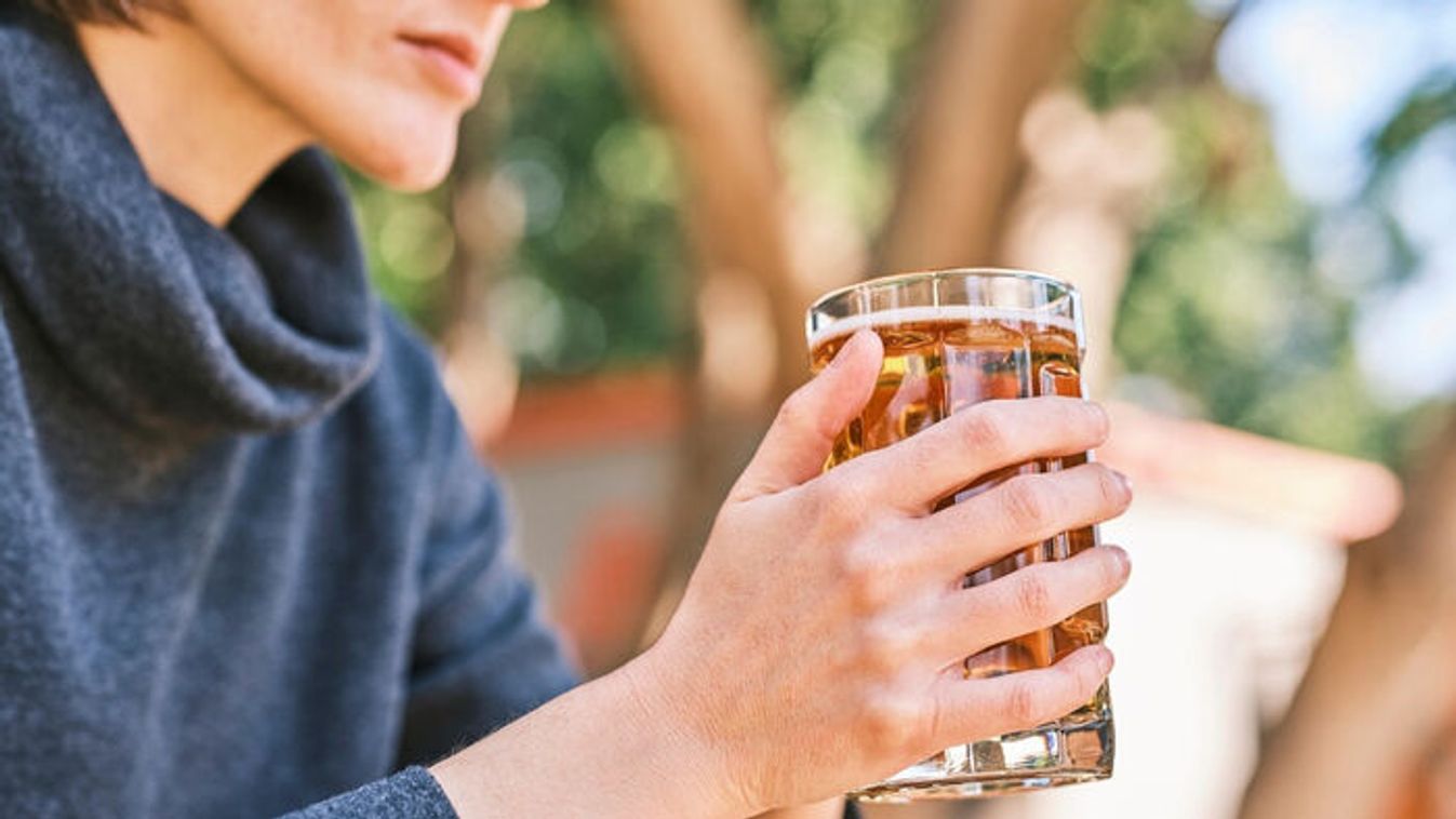 Alkoholt kaptak a fiatalkorúak: riasztó számok a vármegyében