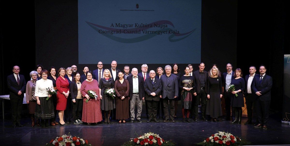 A vármegye kulturális kiválóságait ünnepelték a Kisszínházban a Magyar Kultúra Napja alkalmából. (Fotó: Csongrád-Csanád Vármegyei Kormányhivatal)