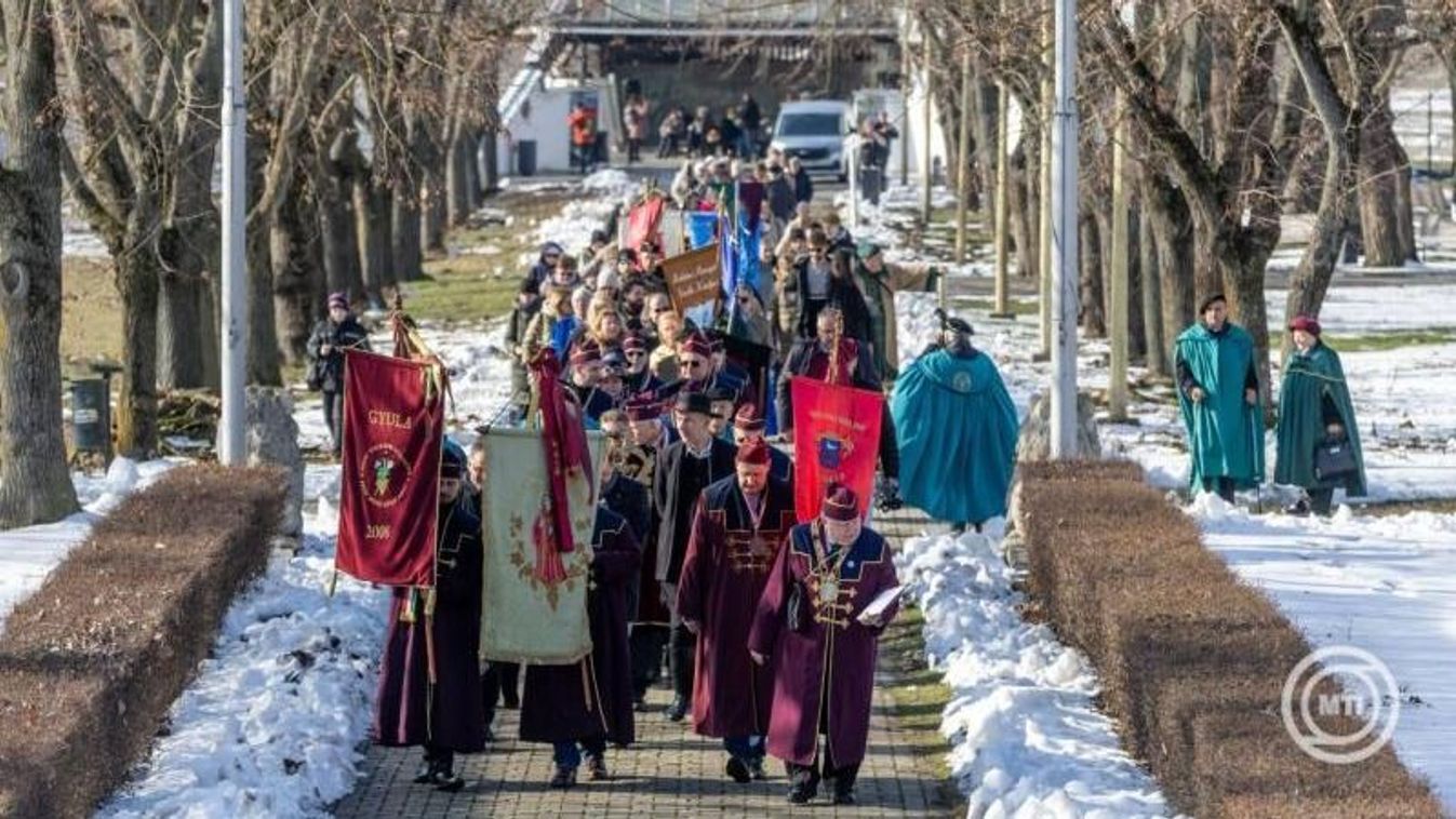 Rügyet vágtak Ópusztaszeren: kiderült milyen bortermést jósolnak a gazdák +fotók