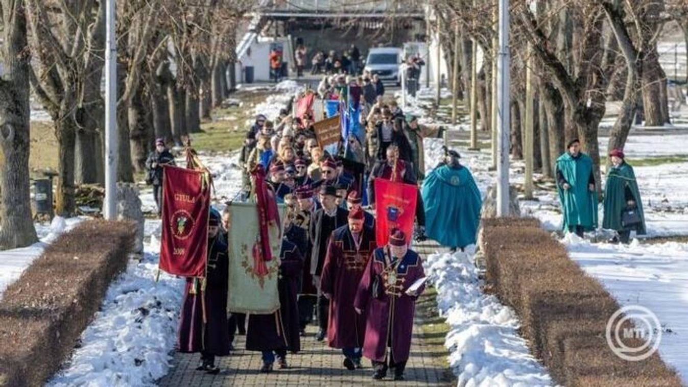 Rügyet vágtak Ópusztaszeren: kiderült milyen bortermést jósolnak a gazdák +fotók