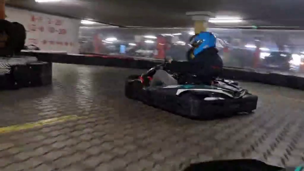 Megújult nyomvonalon dübörög a szegedi gokart. (Fotó: Pillanatkép/Szeged Gokart Facebook)