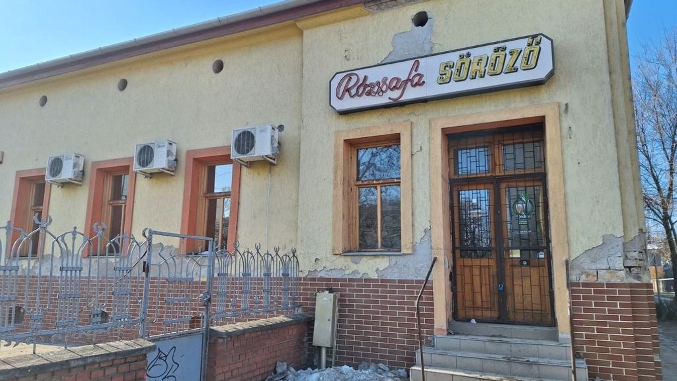 Végleg eltűnik a Rózsafa: már bontják az épületet +fotók