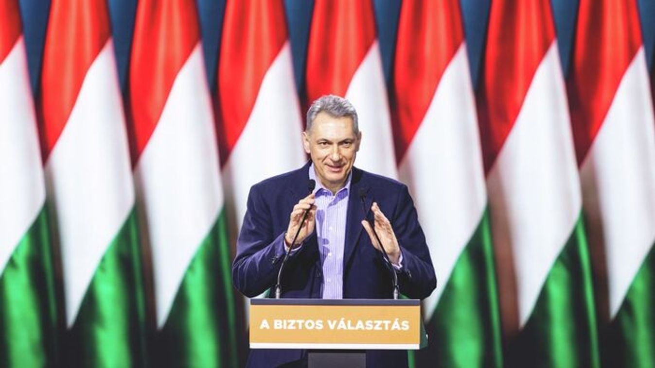 Célegyenesben az új KRESZ, Lázár János fontos bejelentést tett