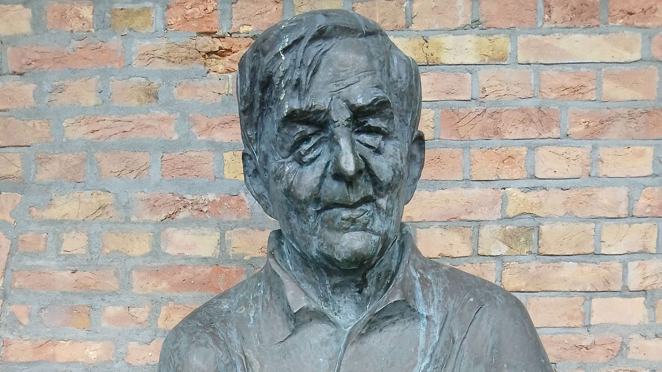 Dóm téri Pantheon: Bálint Sándor a legszögedibb szögedi