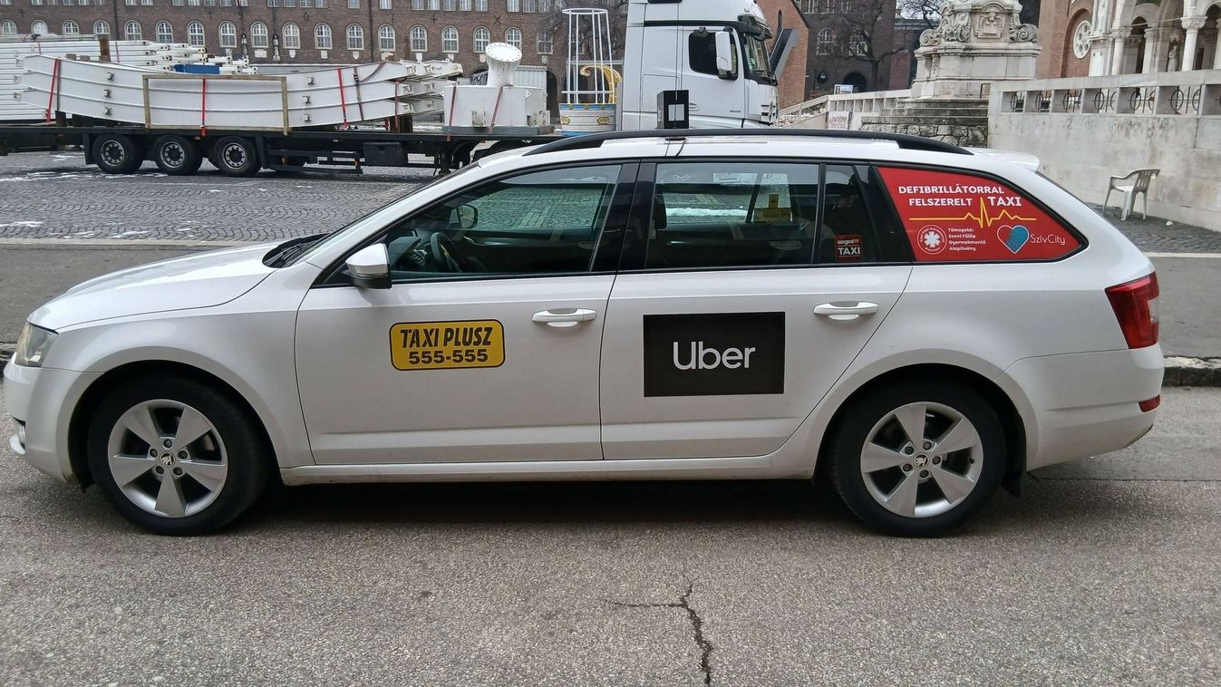 Szegeden állt szolgálatba Magyarország első életmentő taxija