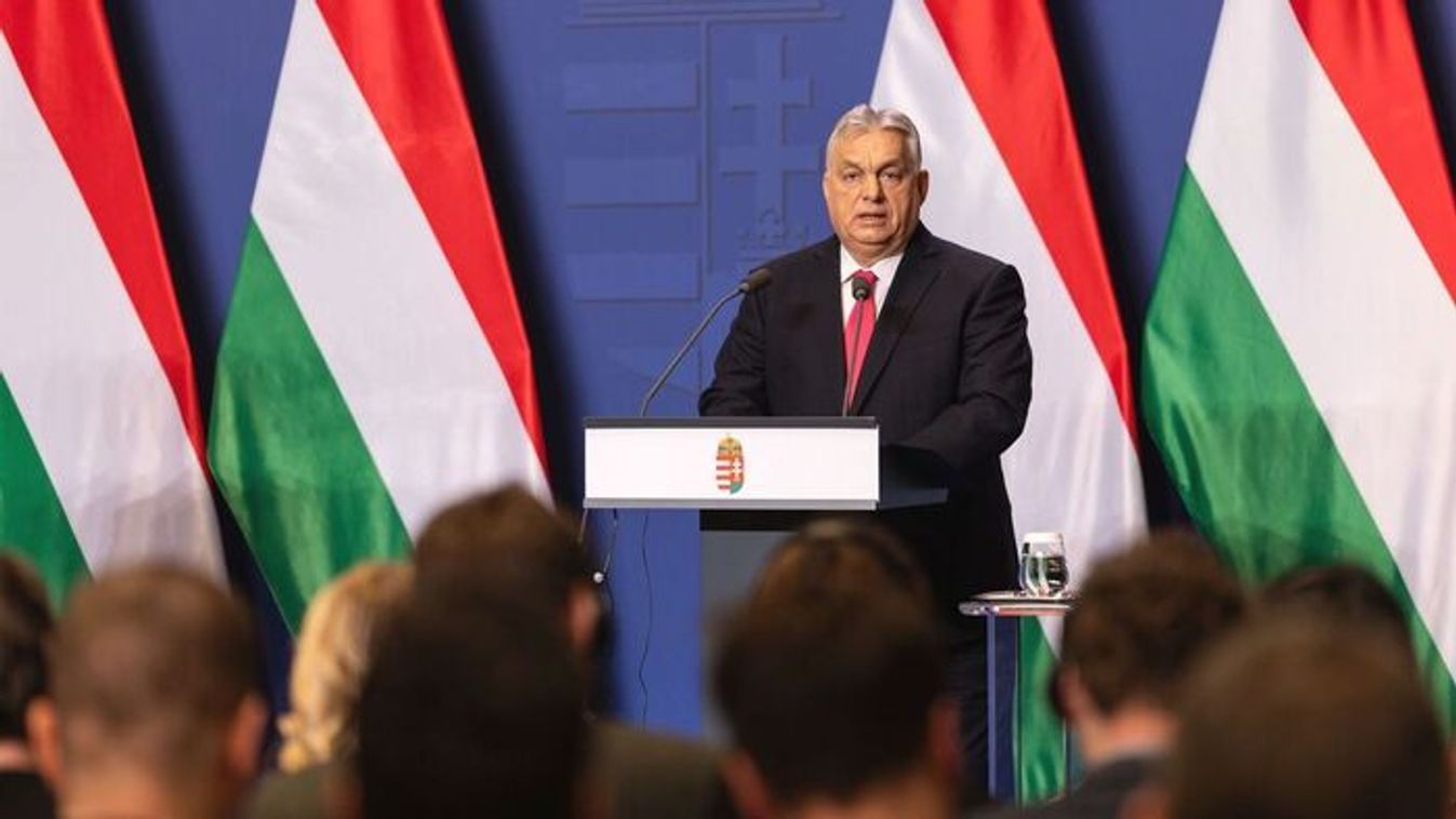 Kulisszák mögötti képekkel üzent Orbán Viktor a kongresszus előtt