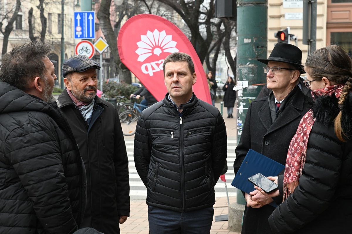 Az MSZP-s Szabó Sándor korábban bejelentette indulását a 2026-os országgyűlési választásokon Szegeden az 1-es választókerületben.