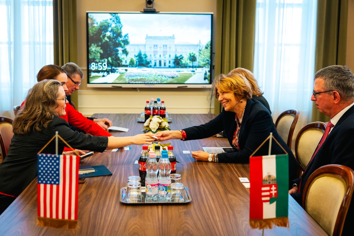 Amerikai diplomáciai vendég is részt vett Szegeden az SZTE újévi koncertjén