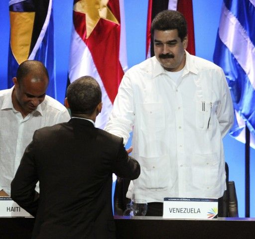 Barack Obama és Nicolás Maduro. (Fotó: Kevin Lamarque)