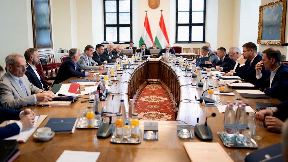 A kormány a januári rezsistop technikai részleteiről egyeztet