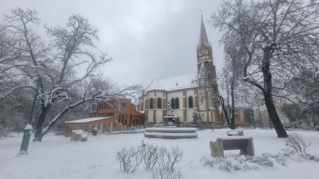 Hóval ébredt Szeged: csendes szerda reggel Újszegeden +fotók +videó