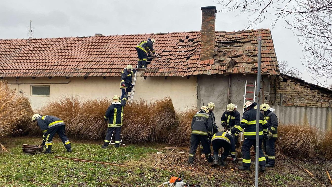 Kazánrobbanás és közúti mentések: sűrű napjuk volt a tűzoltóknak