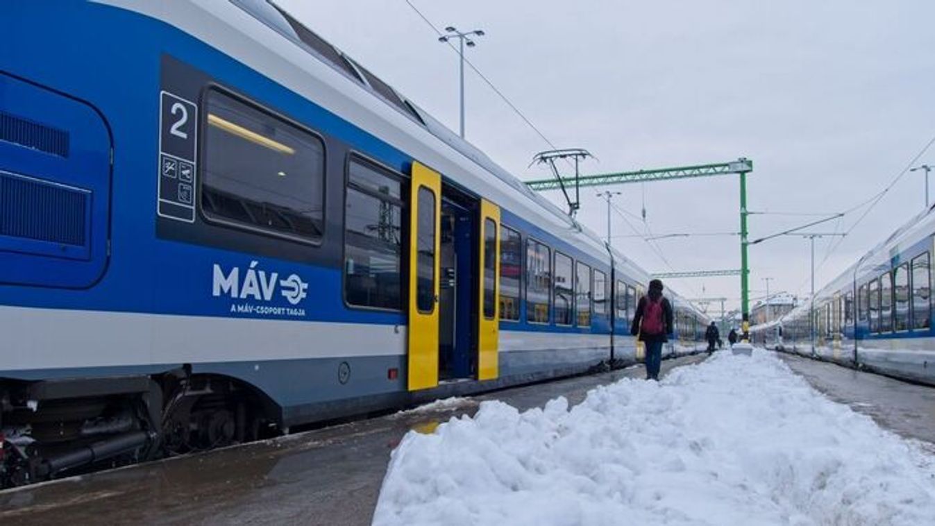 Halálos baleset miatt késnek a szegedi IC-k