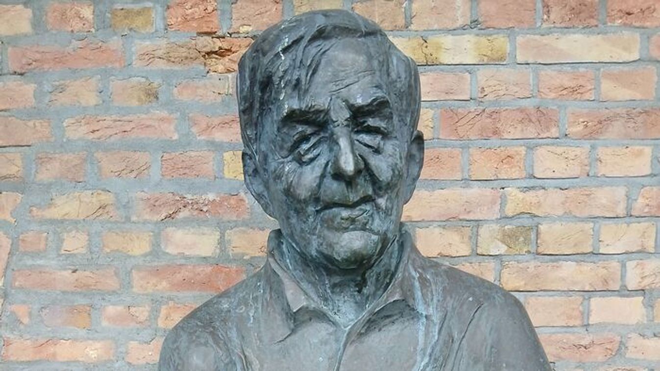 Dóm téri Pantheon: Bálint Sándor a legszögedibb szögedi