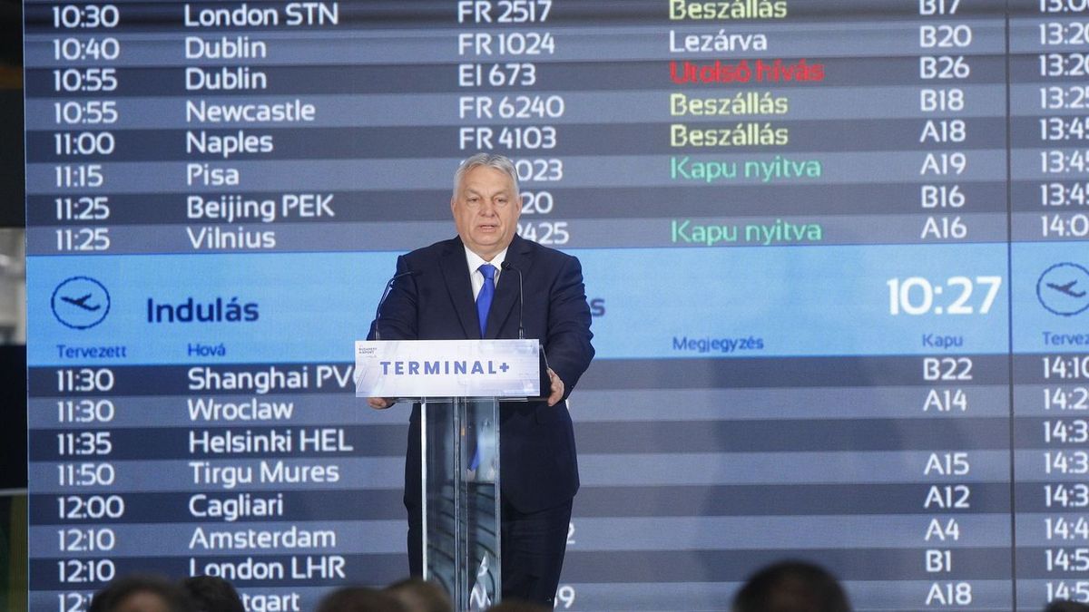 Orbán Viktor a Liszt Ferenc Nemzetközi Repülőtéren. Fotó: Vémi Zoltán