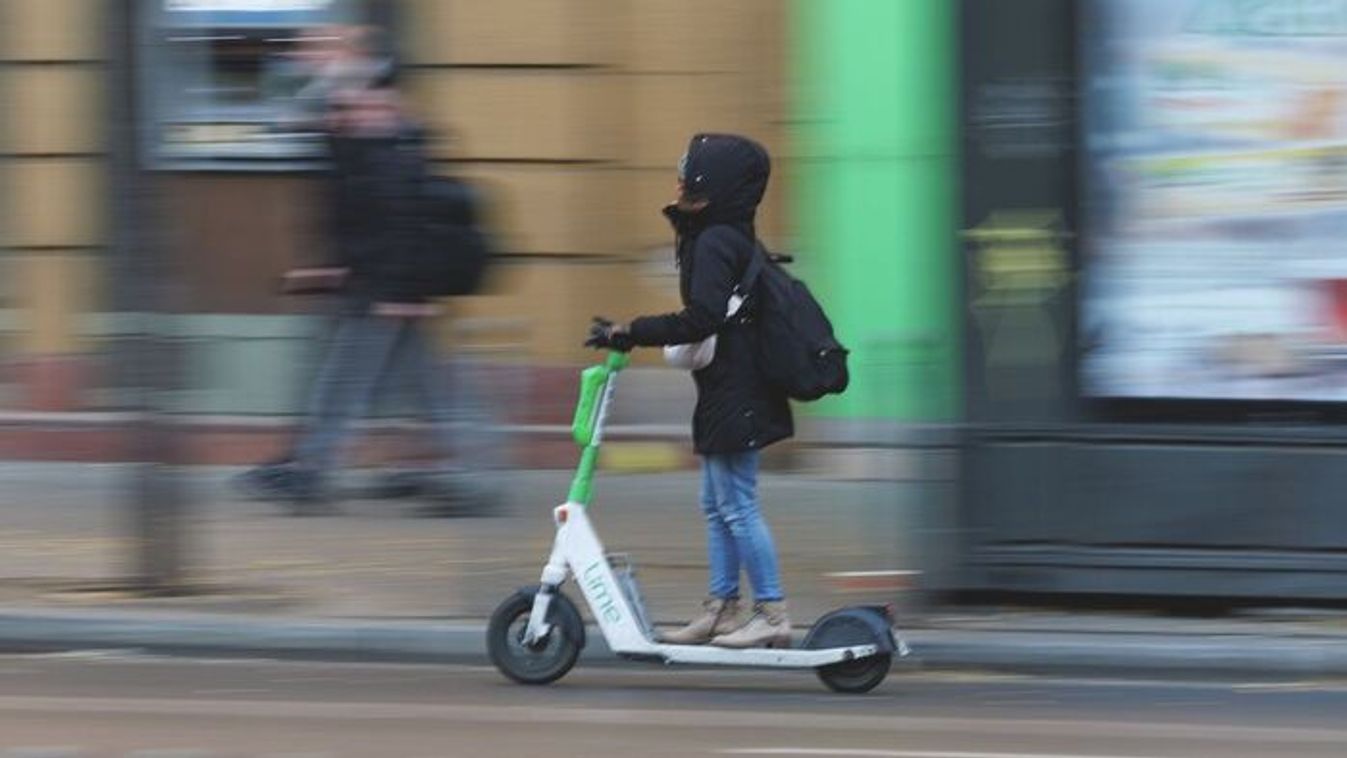 Rendőrségi figyelmeztetés Szegeden: Ittas rollerezés, súlyos következmények +videó