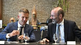 Már Brüsszelben is elismerik: az ukránok kapcsolatban állnak Magyar Péterékkel