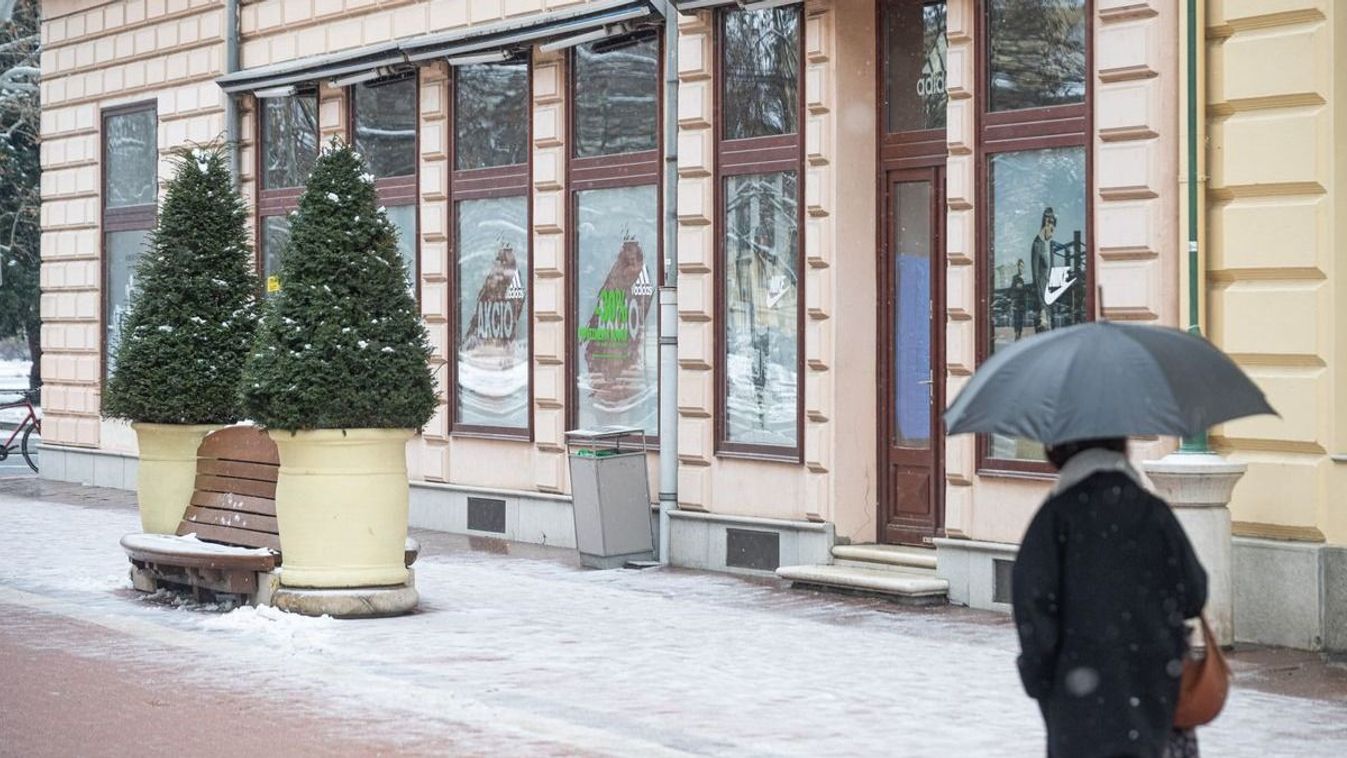 Üres kirakatok a Kárász utcán: újabb ikonikus bolt zárt be