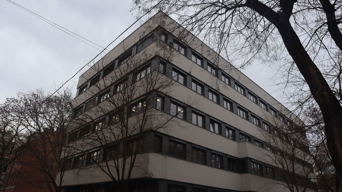 A szegedi bölcsészkar felújítot Petőfi-épülete