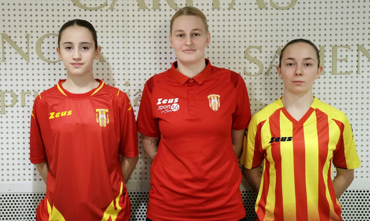 Ónodi Vanessza (középen) lett az új csapatkapitány. (Fotó: Gémes Sándor)