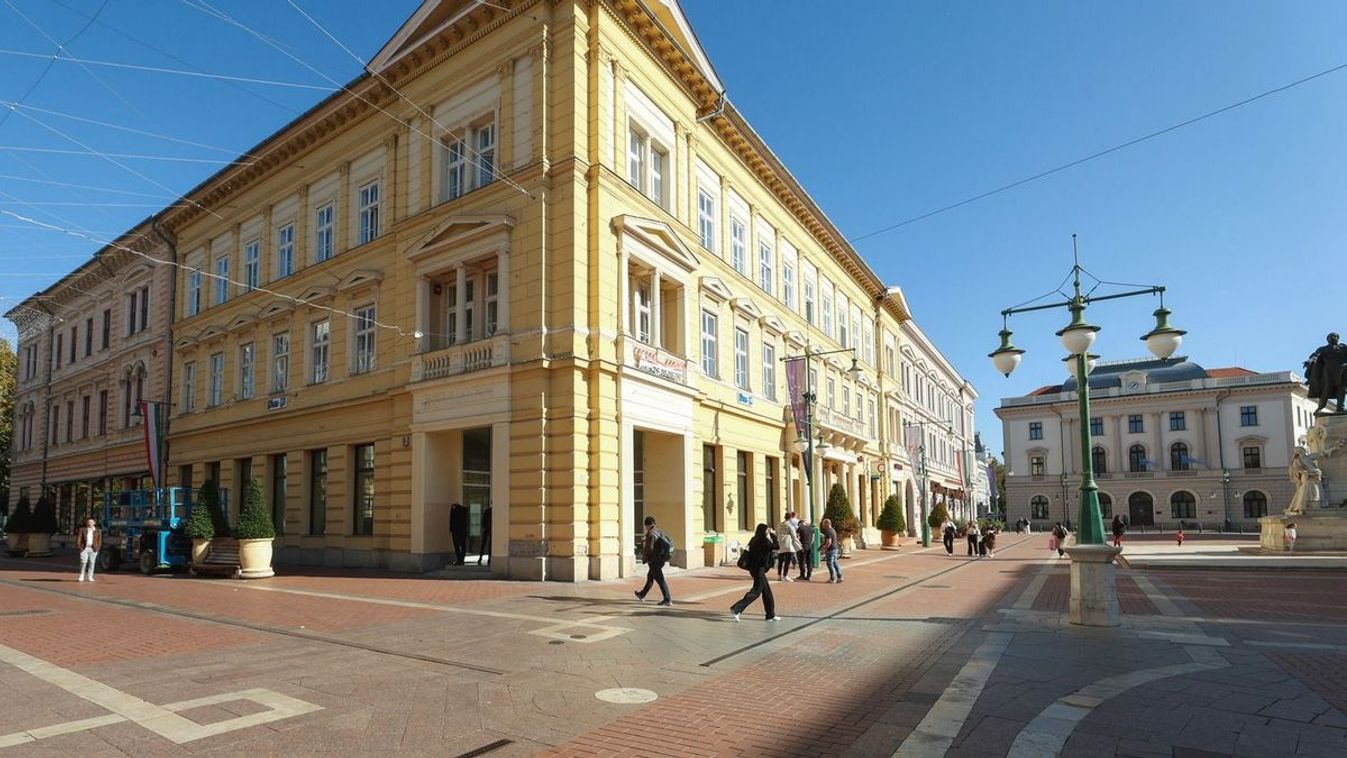 Belvárosi manőverezés végződött oszlopdöntéssel Szegeden