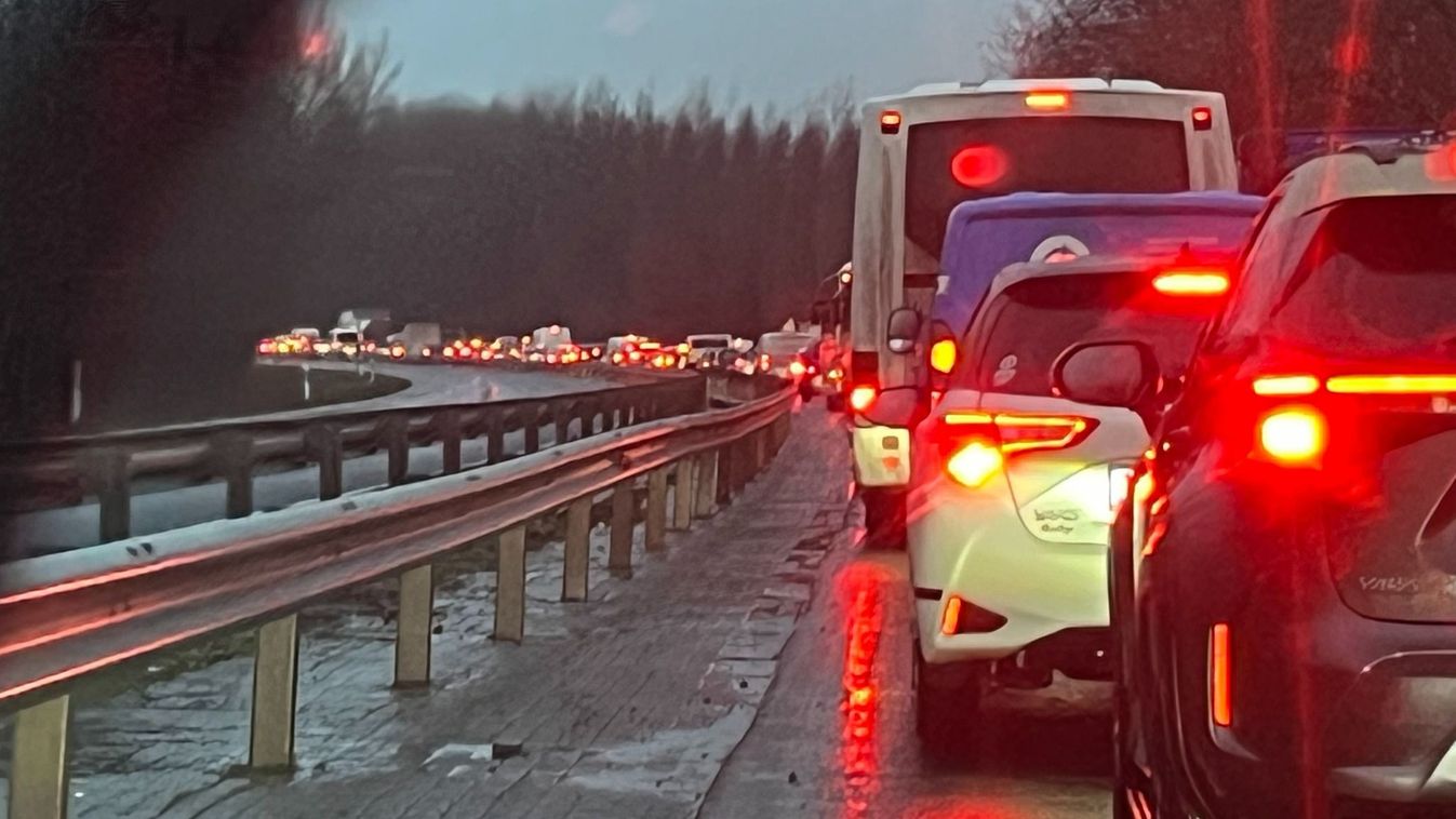 Defektek sora az Algyői hídon, félpályás lezárás jön