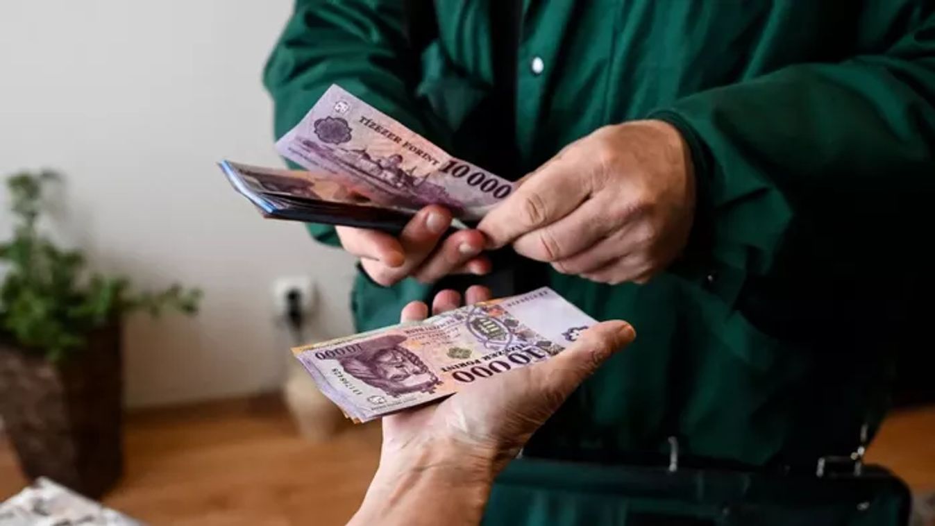 Az ellenzékiek körében is népszerű a plusz nyugdíj és rezsistop