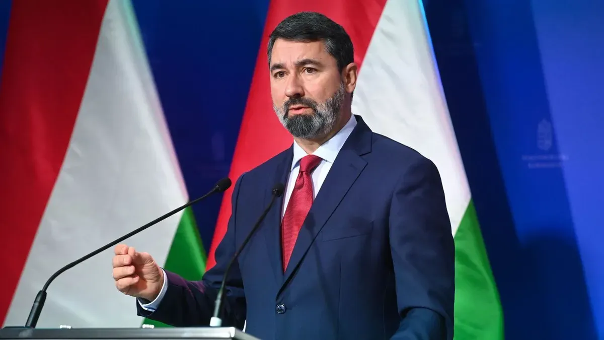 Hidvéghi Balázs szerint kulcsfontosságú a nemzeti petíció kitöltése