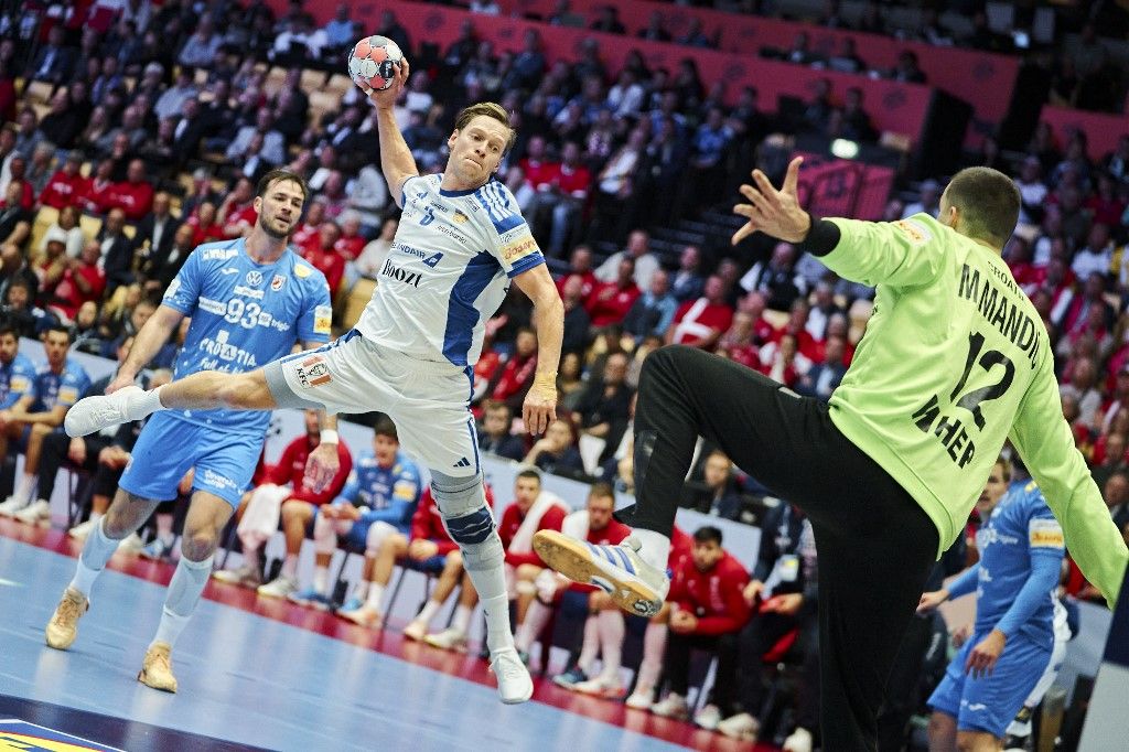 A Pick Szeged irányítója, Janus Smárason csalódott lehet. (Fotó: Ritzau Scanpix via AFP)