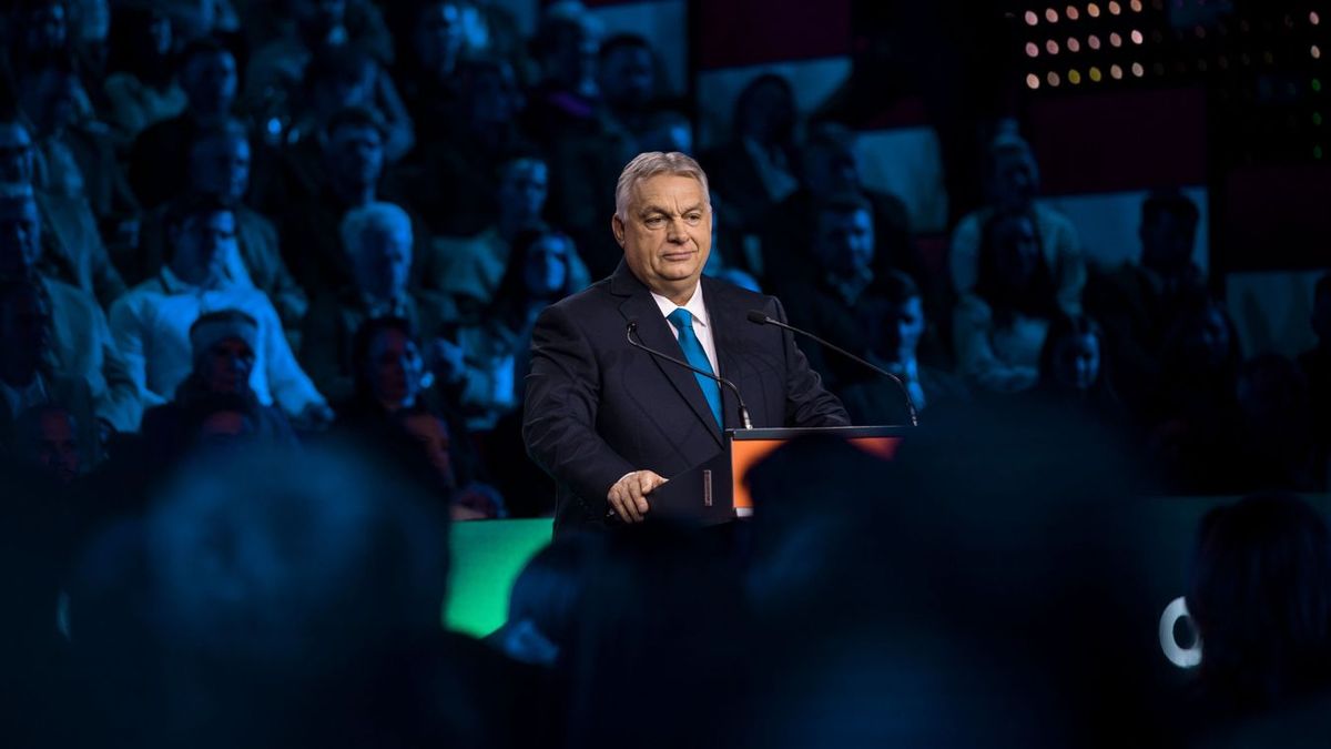Orbán Viktor miniszterelnök évértékelő beszédét tartja a Várkert Bazárban 2026. február 14-én. Fotó: MTI