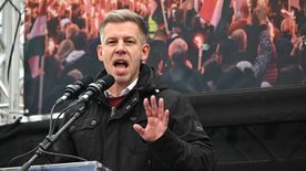 Saját követői is az olajblokád miatti hallgatása okán kérdezik Magyar Pétert