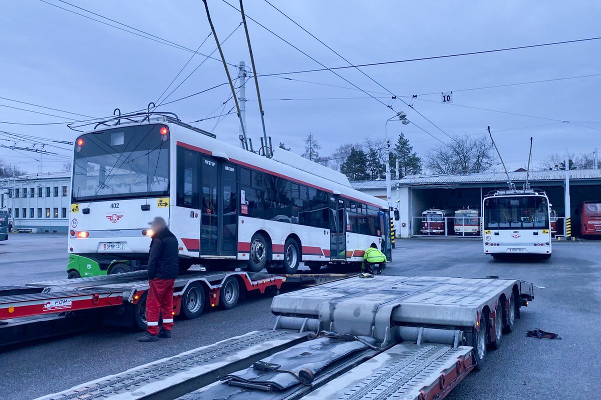 A menetrendet stabilizálja a használt trolibuszok. (Fotó: Molnár Martin)