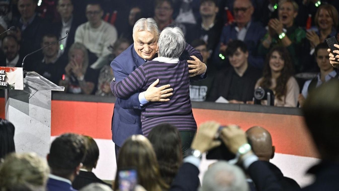 Orbán Viktor az emberekkel találkozott, Magyar Péter megfutamodott + videó