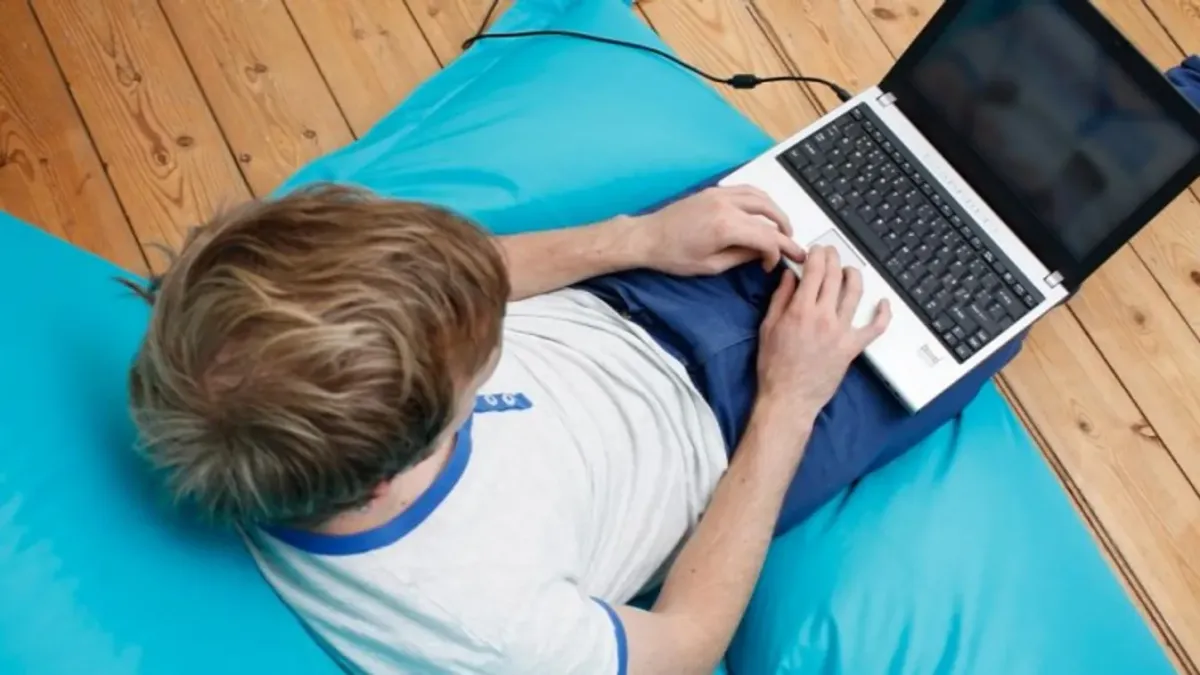 A rendőrség az online veszélyekre hívta fel a fiatalok figyelmét Szegeden