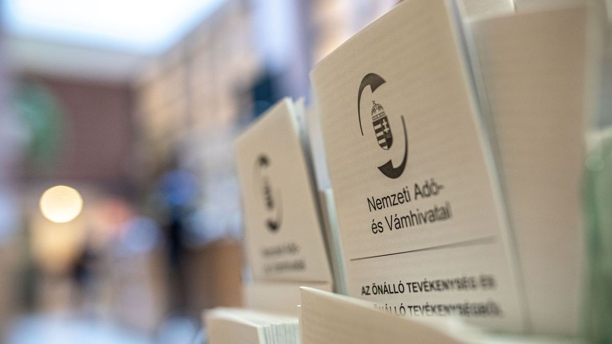 A 2026-os szja-bevallás határideje május 20-án jár le minden magyar adózó számára. Fotó: MW