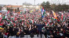 Orbán Viktor: egy ukránbarát kormány veszélyeztetné a magyarok jövőjét +videó