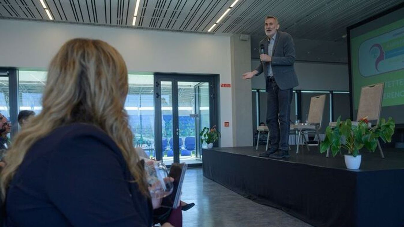 Pál Ferenc atya Szegeden: Ne fordítsuk el a fejünket a bajbajutottaktól