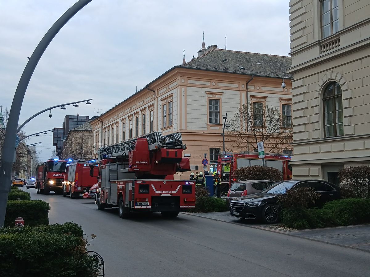 Tűz volt egy szegedi vendéglátó egység pincéjében a Toldy utcában