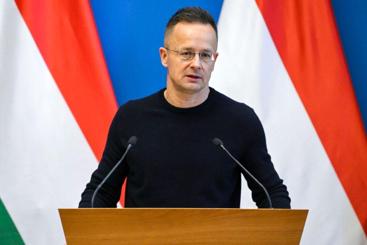 Szijjártó Péter szerint új szintre lépett az ukrán beavatkozás a magyar választásokba