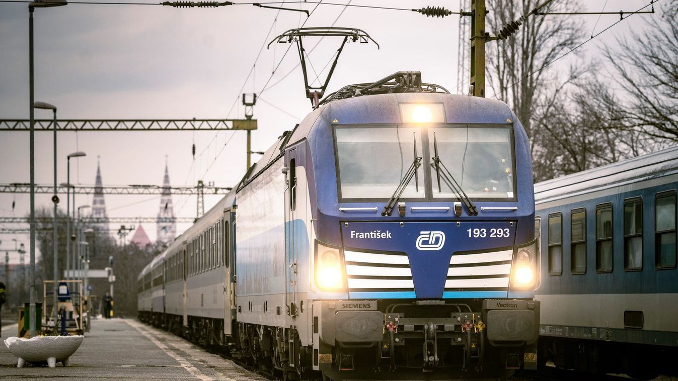 Többletkapacitással és megerősített ügyelettel készül a MÁV március 15-re